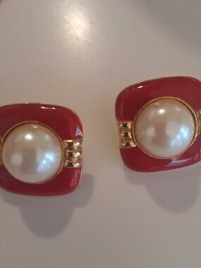 RED,WHITE AND GOLD SUMMER EARINGS WITH LARGE PEARL